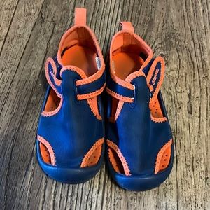 Summer sandals Oshkosh